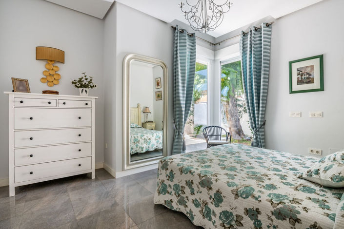 Image No.15-4 Bed Villa for sale