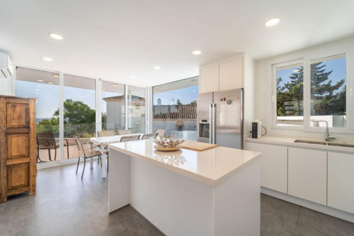 Image No.10-6 Bed Villa for sale