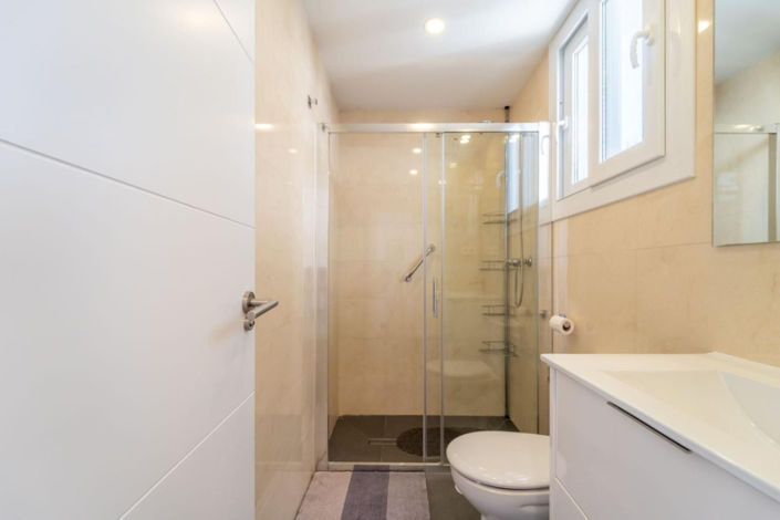 Image No.30-6 Bed Villa for sale