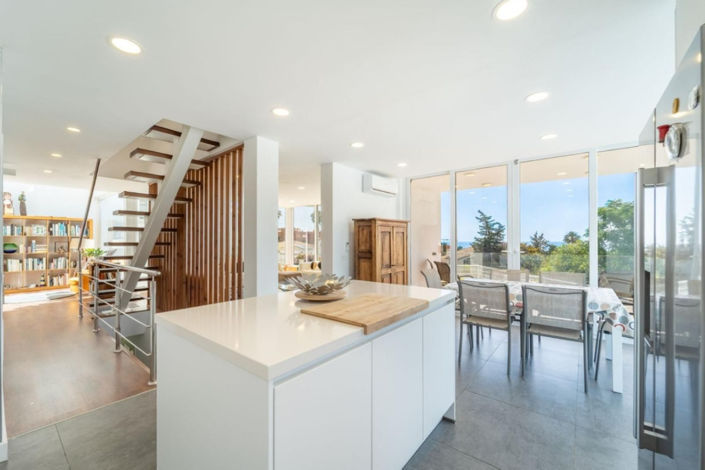 Image No.8-6 Bed Villa for sale