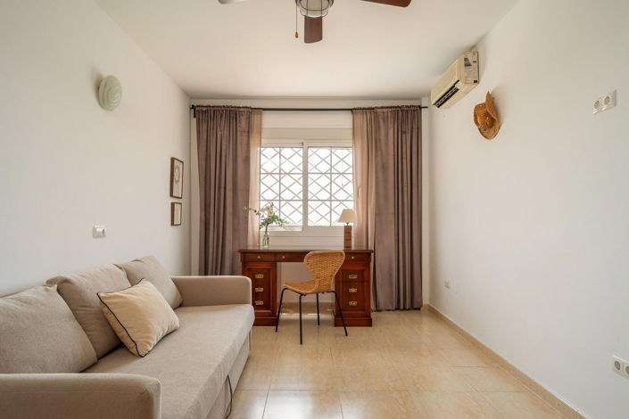 Image No.12-5 Bed Villa for sale