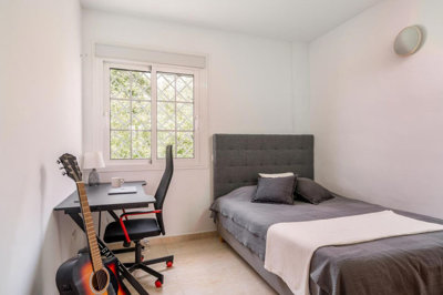 13-5fd73dea700db77384c091ca9818b1a9