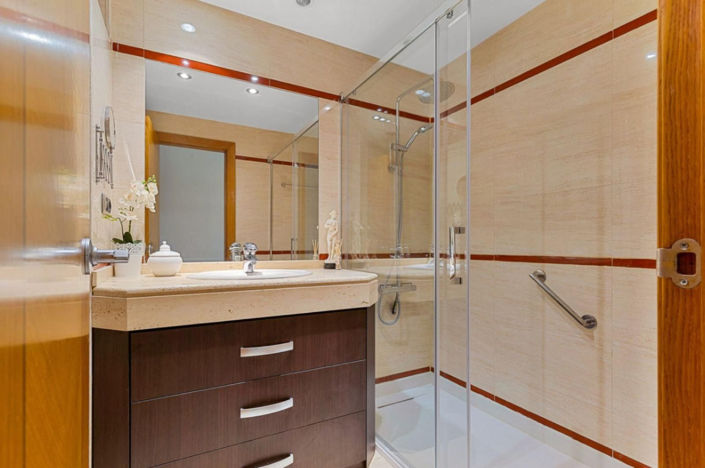 Image No.20-3 Bed Apartment for sale