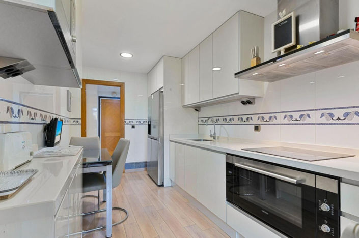 Image No.8-3 Bed Apartment for sale