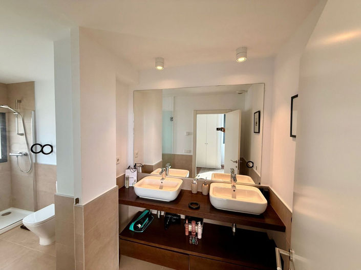 Image No.18-4 Bed Villa for sale