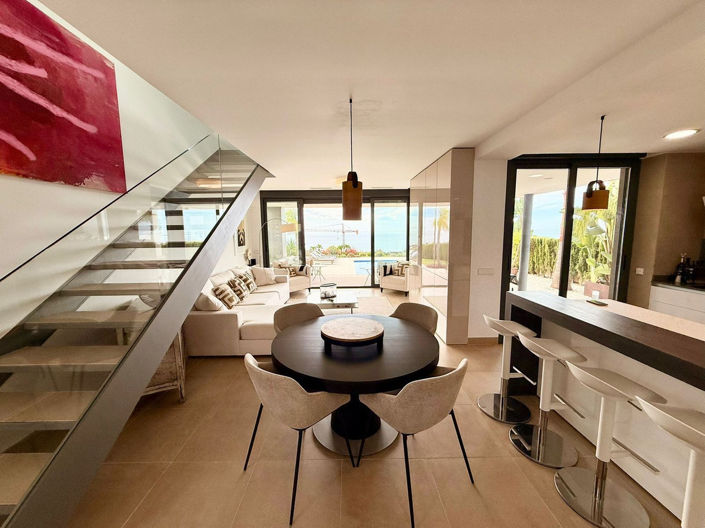 Image No.6-4 Bed Villa for sale