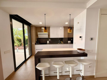 8-e64a9055bba3e77ac8aca3b893cdf826