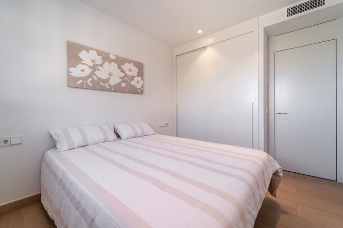 Image No.20-3 Bed Apartment for sale