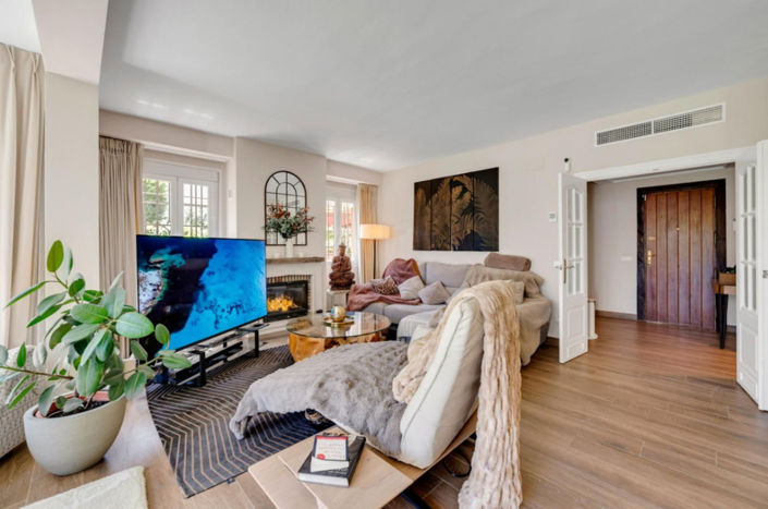 Image No.10-3 Bed Villa for sale