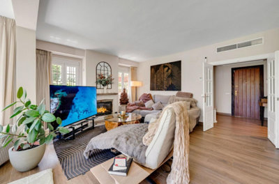 10-bb915d1cb19341576dcdc994b81ab9c5