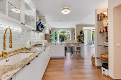 13-5fd73dea700db77384c091ca9818b1a9