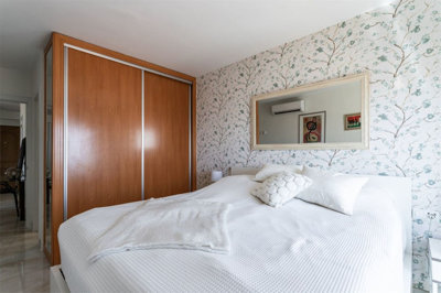 13-5fd73dea700db77384c091ca9818b1a9