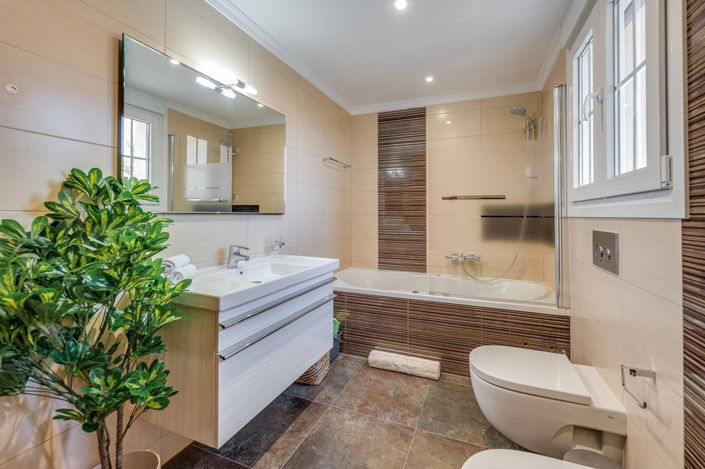 Image No.18-6 Bed Villa for sale