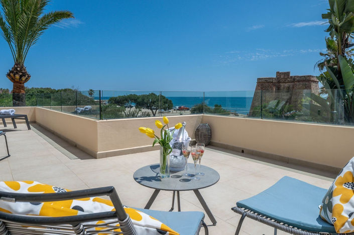 Image No.2-6 Bed Villa for sale