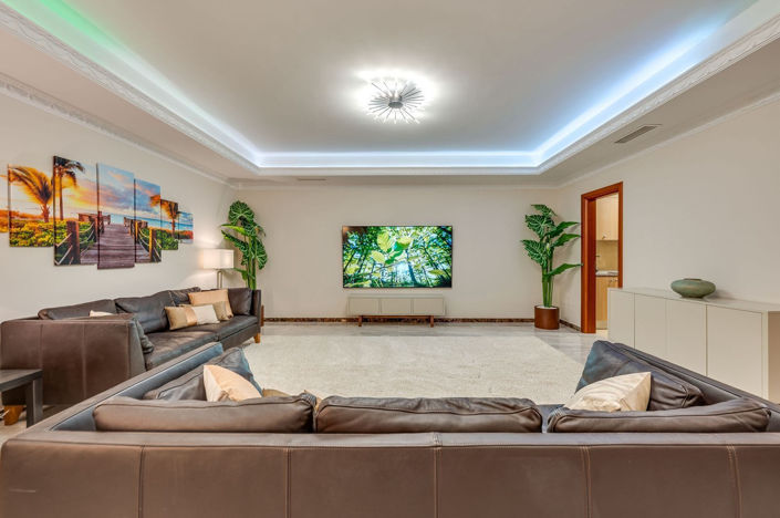 Image No.27-6 Bed Villa for sale