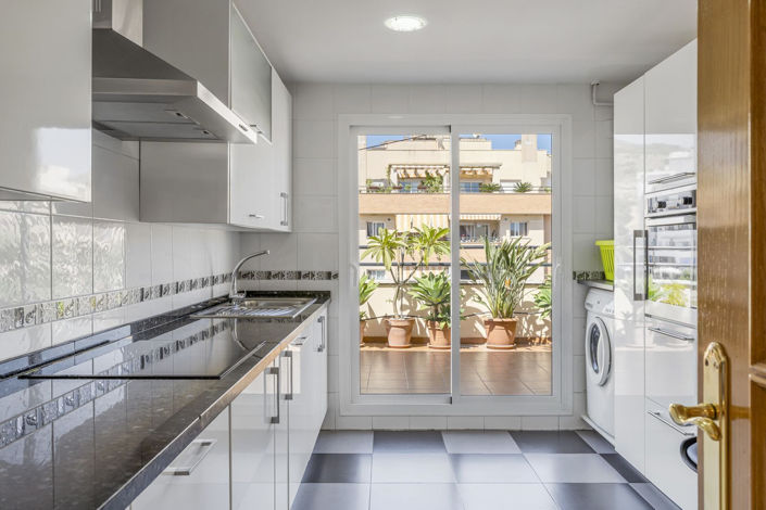 Image No.12-4 Bed Apartment for sale