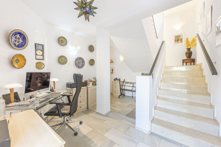 Image No.10-3 Bed Villa for sale