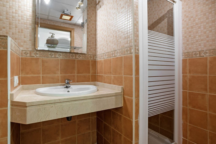 Image No.17-2 Bed Apartment for sale