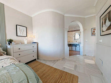 12-53013098fcab6c38b1379cd33298e050