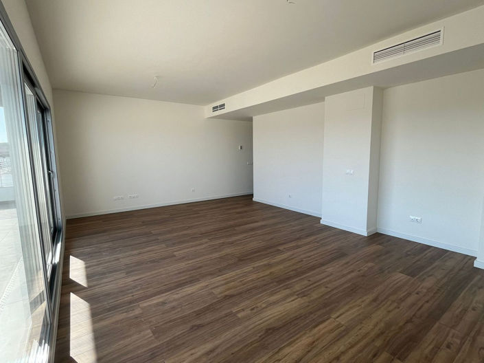 Image No.10-3 Bed Apartment for sale