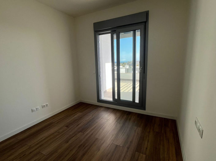 Image No.11-3 Bed Apartment for sale