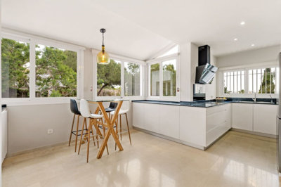 11-20939a0134ad724a8cb2a801094d15a4