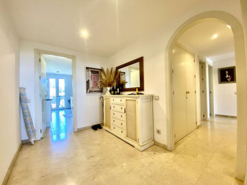 10-bb915d1cb19341576dcdc994b81ab9c5