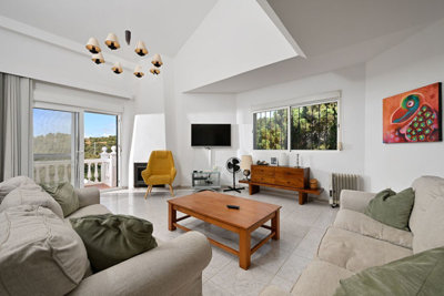 10-bb915d1cb19341576dcdc994b81ab9c5