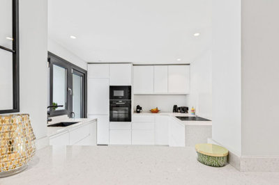 11-20939a0134ad724a8cb2a801094d15a4