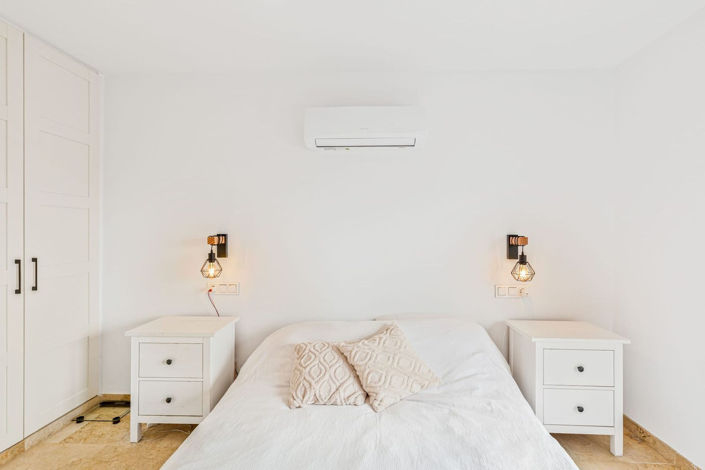 Image No.18-3 Bed Townhouse for sale