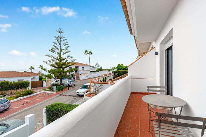 Image No.19-3 Bed Townhouse for sale