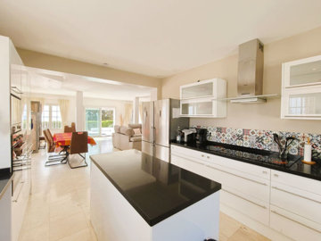 11-20939a0134ad724a8cb2a801094d15a4