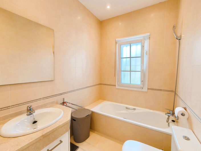 Image No.24-3 Bed Villa for sale