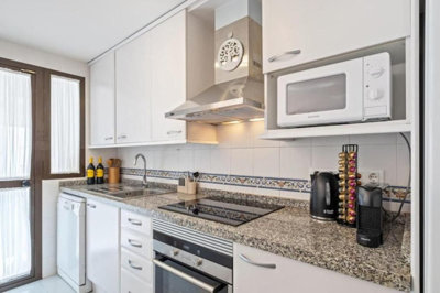 12-53013098fcab6c38b1379cd33298e050