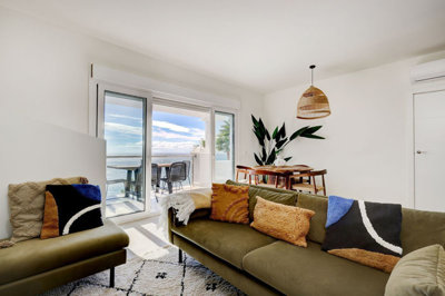 10-bb915d1cb19341576dcdc994b81ab9c5