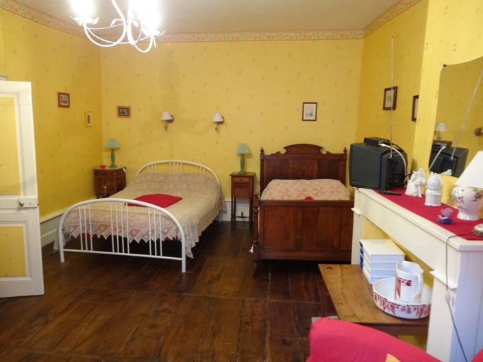 Image No.10-6 Bed House for sale