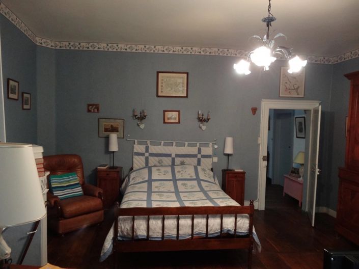 Image No.8-6 Bed House for sale