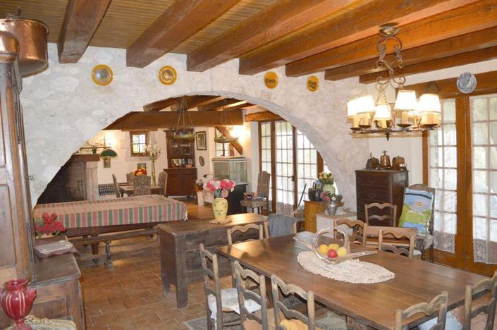 Image No.2-6 Bed House for sale