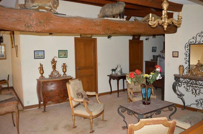 Image No.6-6 Bed House for sale