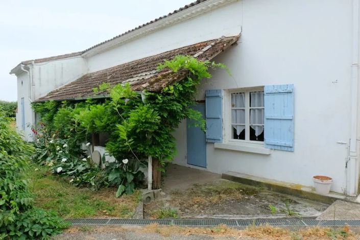 Image No.1-6 Bed Farmhouse for sale