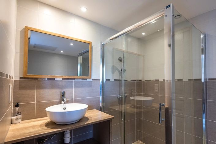 Image No.12-15 Bed House for sale