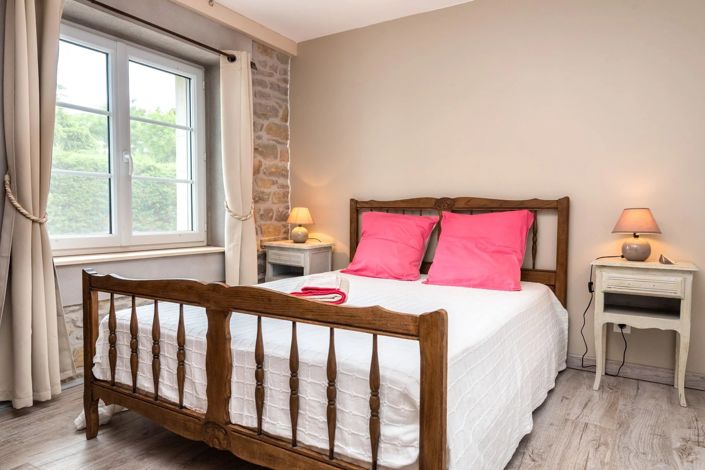 Image No.9-15 Bed House for sale