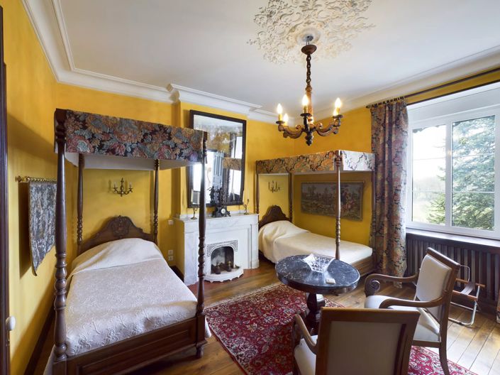 Image No.10-30 Bed House for sale