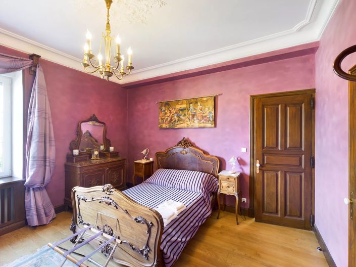 Image No.12-30 Bed House for sale