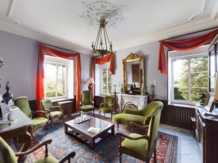 Image No.3-30 Bed House for sale