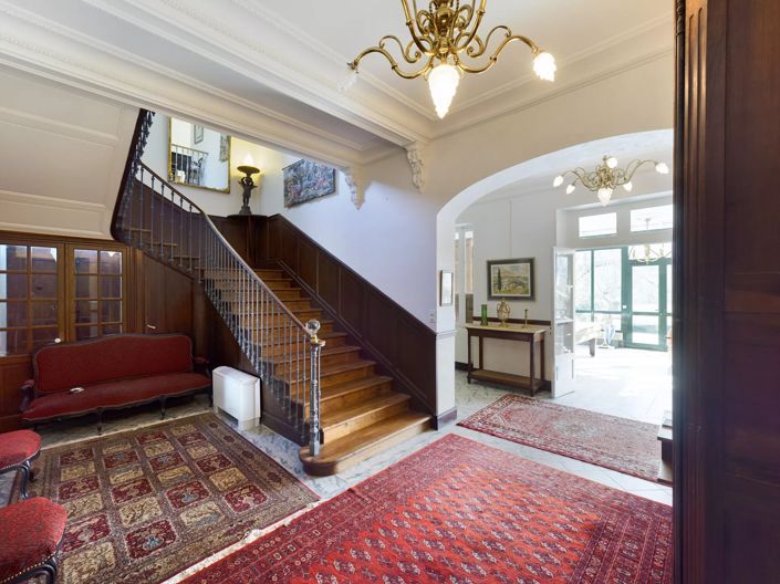 Image No.6-30 Bed House for sale