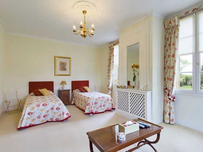 Image No.13-6 Bed House for sale