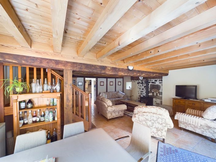 Image No.12-7 Bed House for sale