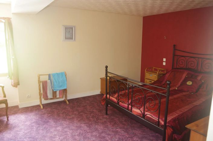 Image No.8-9 Bed House for sale