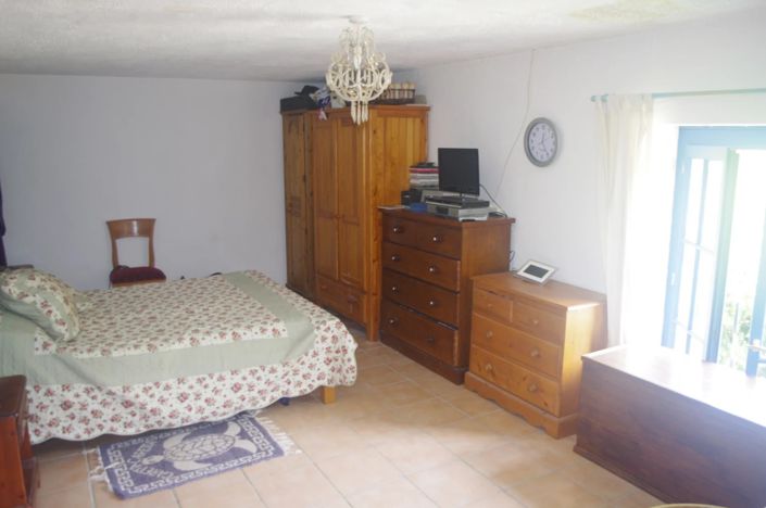 Image No.10-9 Bed House for sale